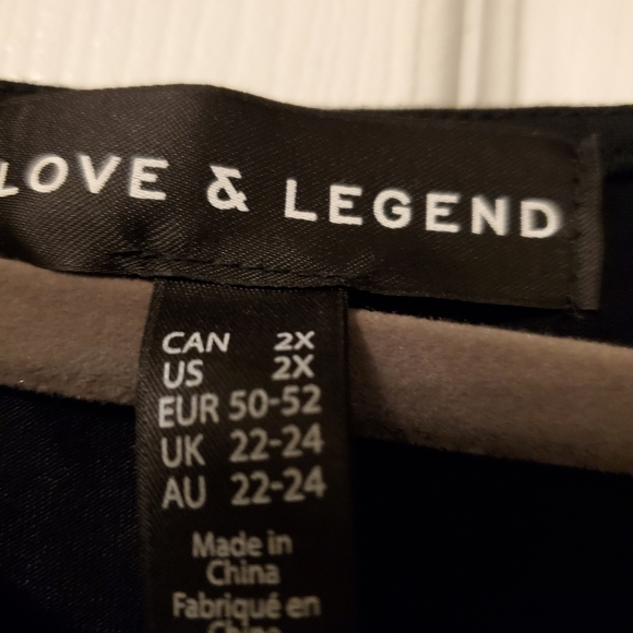 Gorgeous open shoulder blouse - Picture 3 of 4